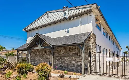 4479 Menlo Ave Photo 1