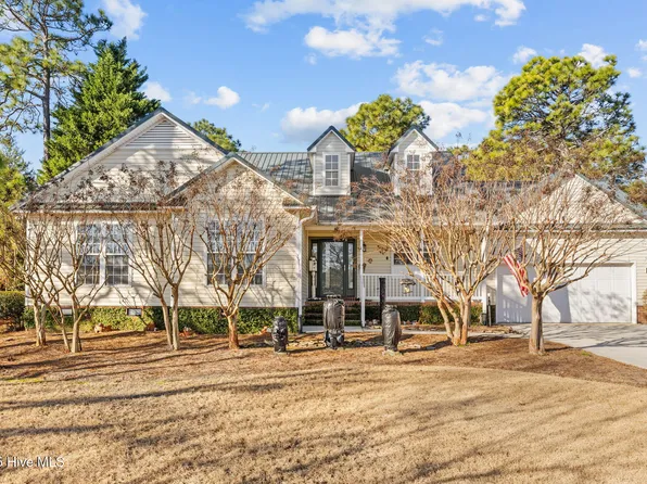 155 Queens Cove Way, Whispering Pines, NC 28327