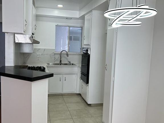 2nd image of 1005 N Stanley Ave APT 106