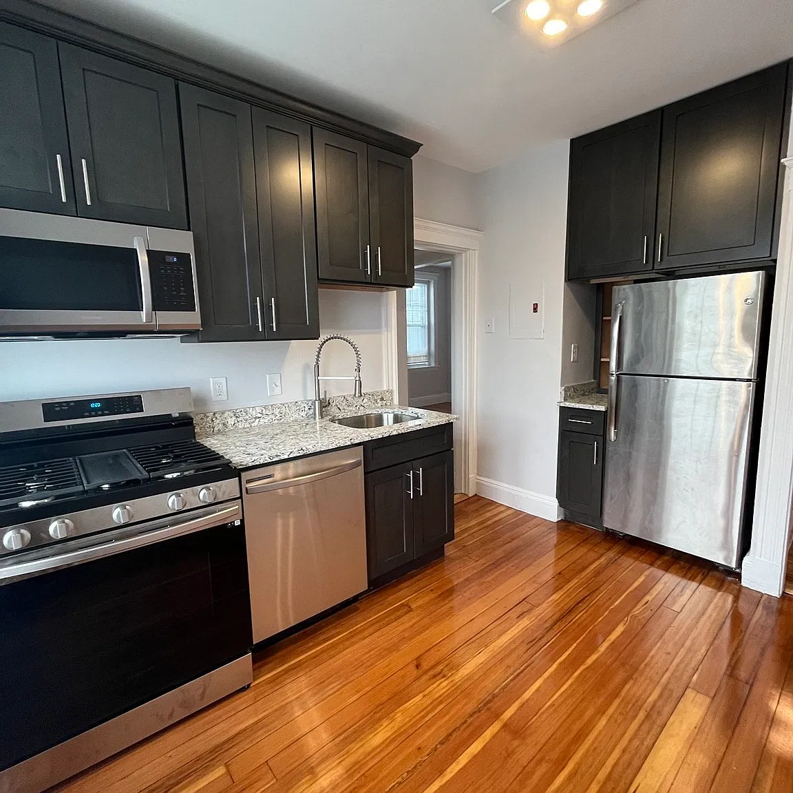 1 bed, 1.0 bath, 662 sqft, $2,200 — Photo 1