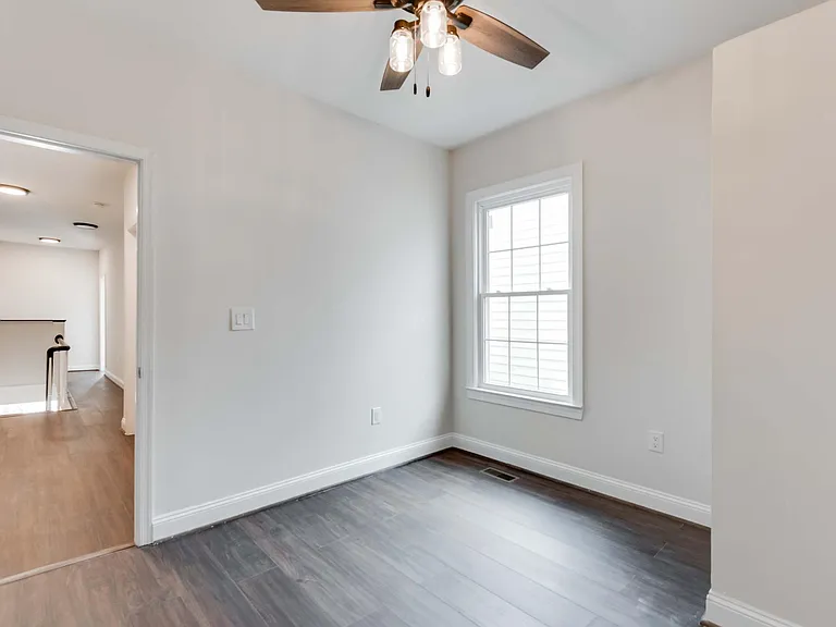 2114 Venable St — Photo 8