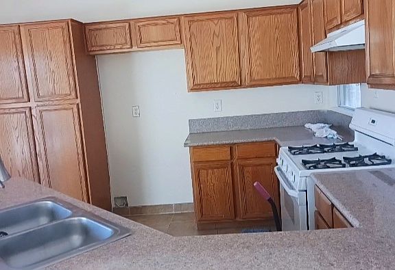 2nd image of 2227 Bridle Wreath Ln