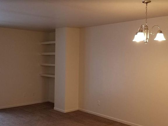 3rd image of 6484 Independence Dr