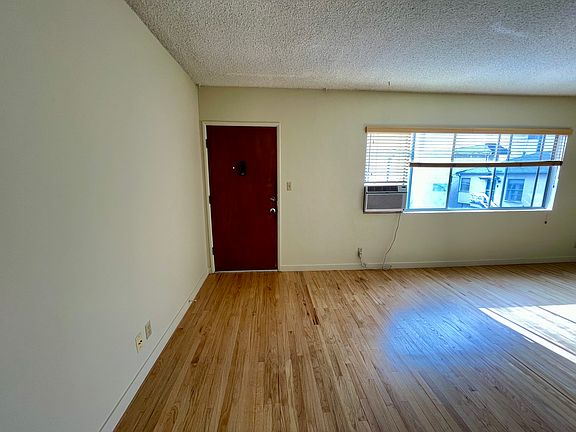 3rd image of 1255 Armacost Ave #5