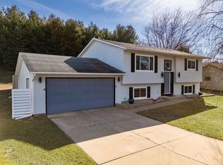 937 Justin Cir, Reedsburg, WI 53959