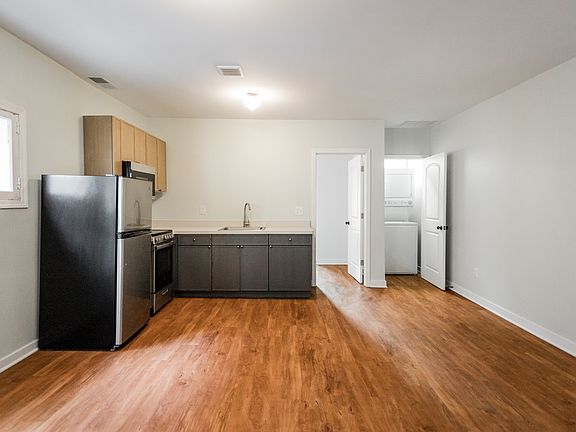4th image of 680 Hazelwood St #1B-1Ba