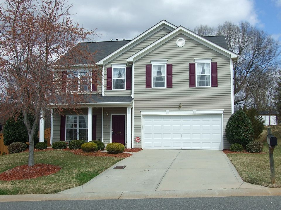 Welcome to 2009 Tara's Trace Dr.
