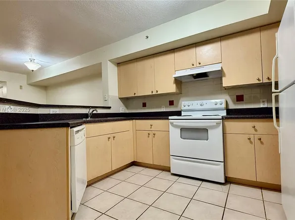 4021 San Marino Blvd APT 102, West Palm Beach, FL 33409