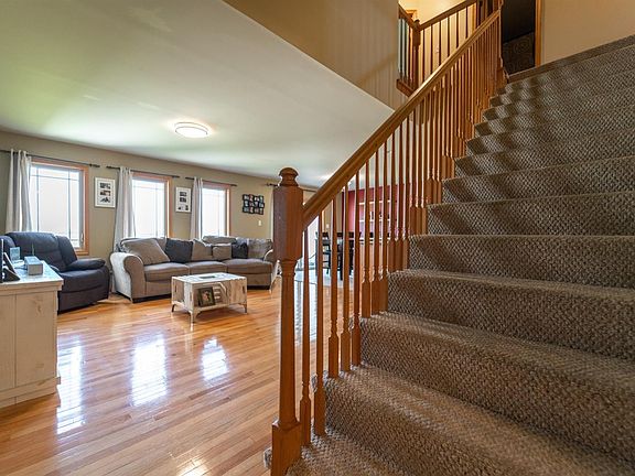 4th image of 10045 Gettler St