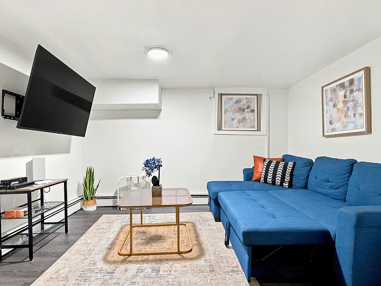 195 Sylvan Ave #1B — Photo 2