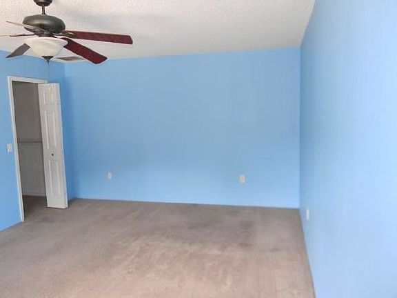 5th image of 2965 Foxboro Cir