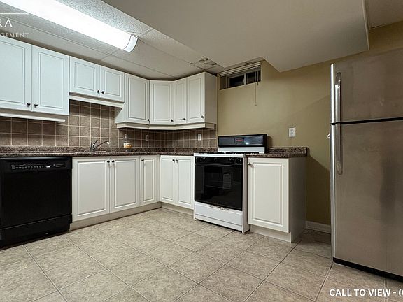 4th image of 384 Macintosh Dr #2