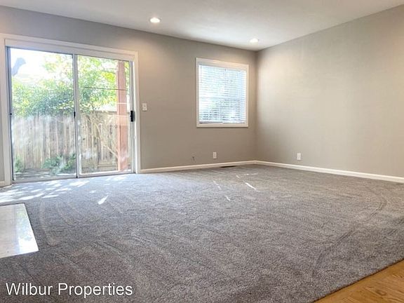 4th image of 220 E Bellevue Ave #220