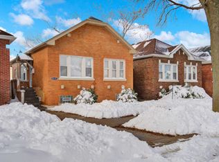 8232 S Ridgeland Ave, Chicago, IL 60617