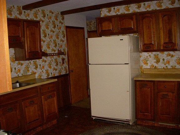 5th image of 1166 Holliday Dr