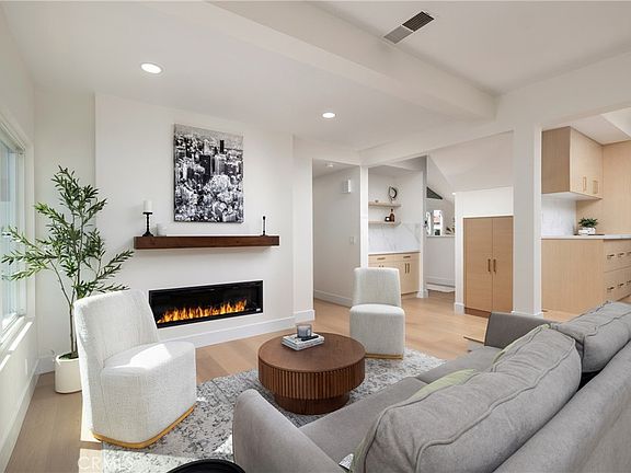 3rd image of 3834 Mistral Dr