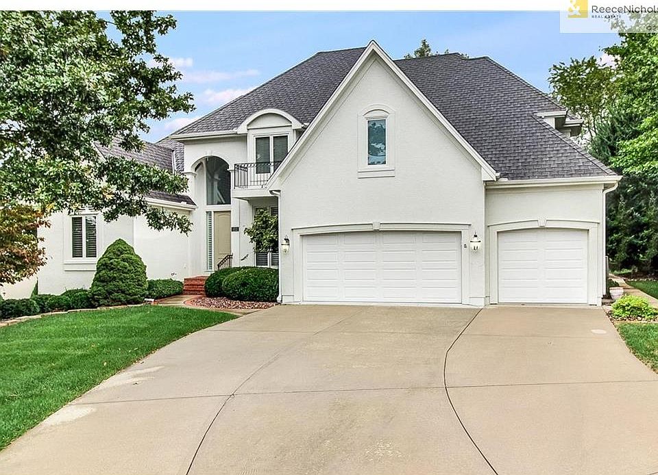 1st image of 612 NE Persimmon Ln