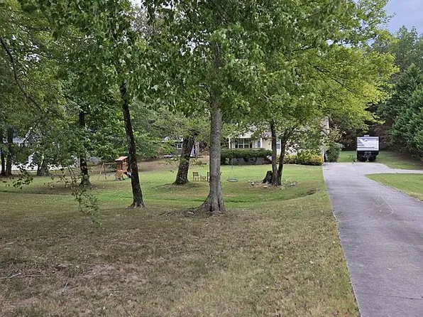 3024 Pine Dr NE, Dalton, GA 30721