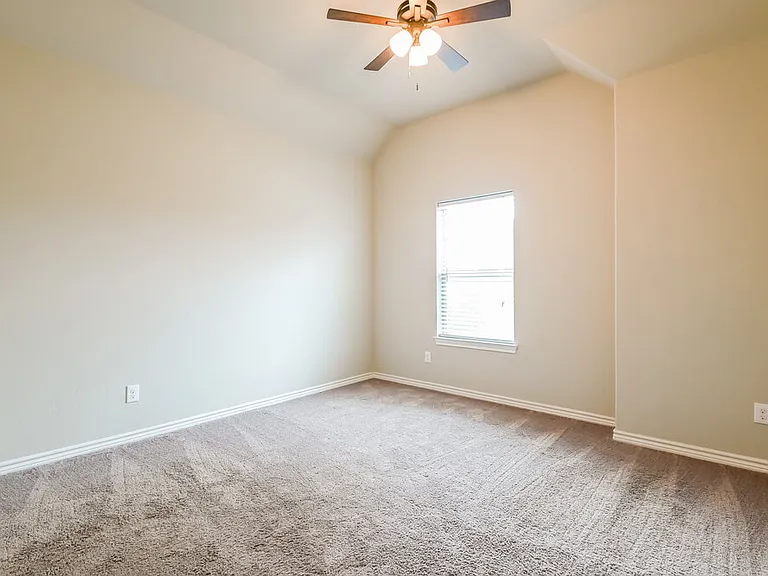 325 Strait Ln — Photo 10