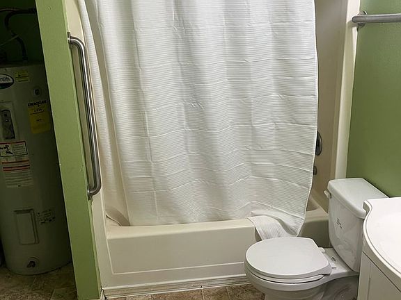 3rd image of 1203 Swan Ave #5