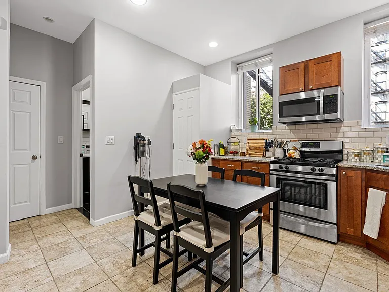 916 Willow Ave #1 — Photo 2