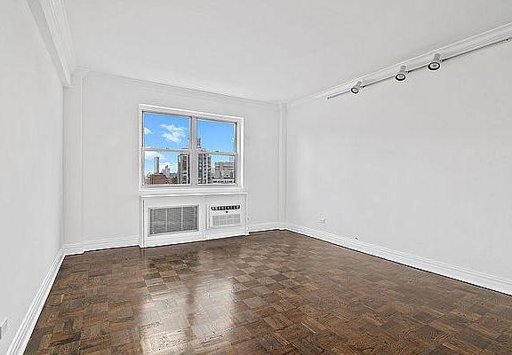4th image of 301 E 66th St APT 17A