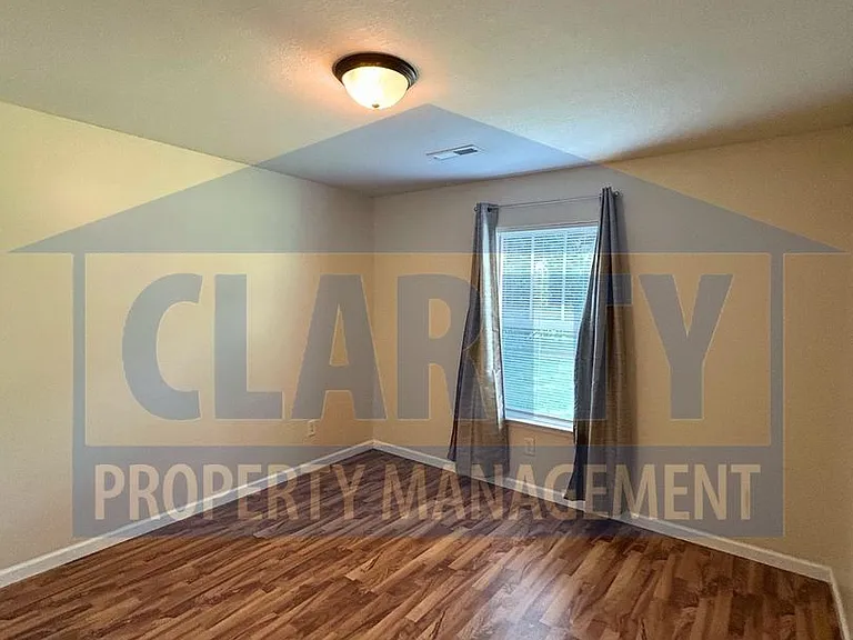 209 Hughes Ave NW — Photo 12