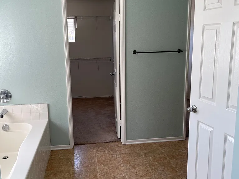 4405 Cloudywing Rd — Photo 17