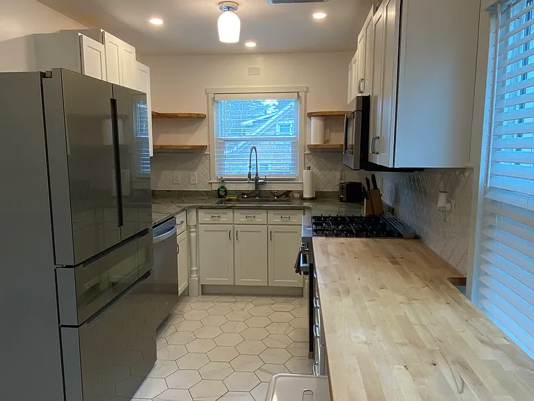 1801 University Ave — Photo 16