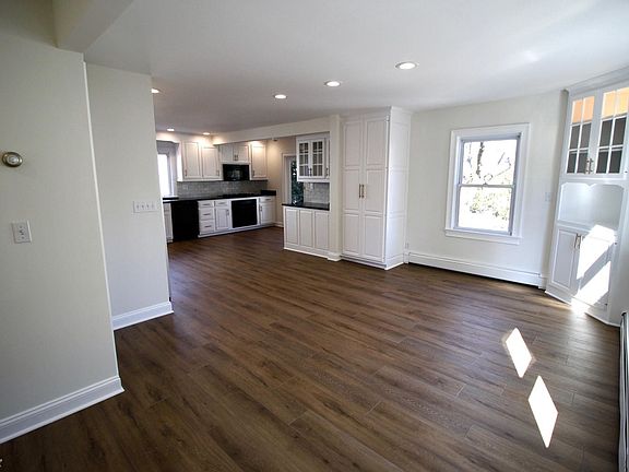 4 Seitz Lane - Dining Room