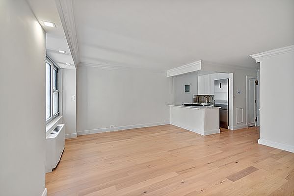 1st image of 77 W 55th St APT 11A