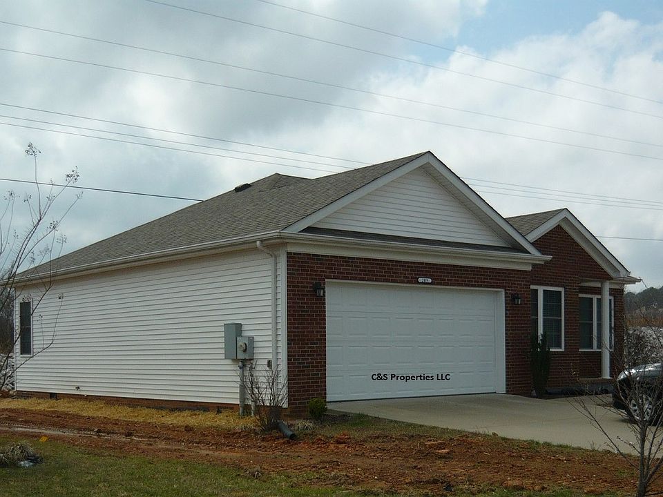 1st image of 209 Ashkirk Ln
