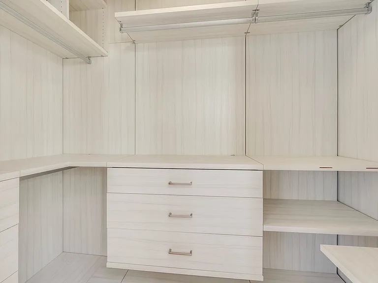 363 E Strawberry Dr — Photo 23