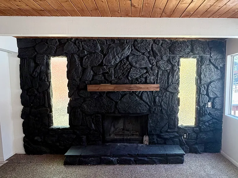 2317 Eagle Ln — Photo 3