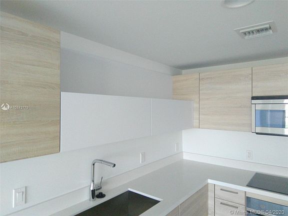 5th image of 16385 Biscayne Blvd Unit 1802
