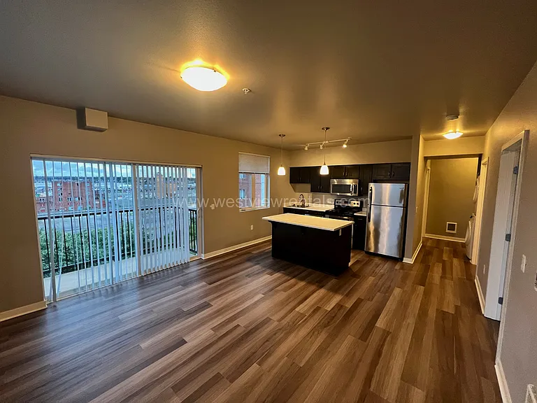 203 E Laurel St — Photo 278