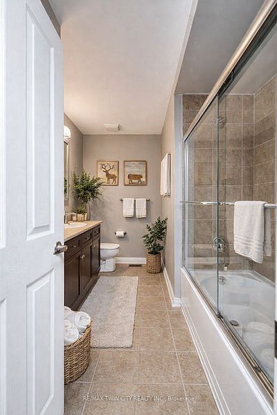 Burlington House for rent - 3 Bedrooms — photo 7