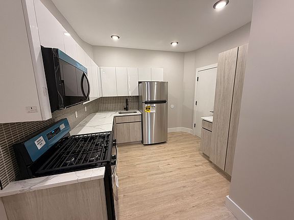 3rd image of 5002 Palisade Ave #14E
