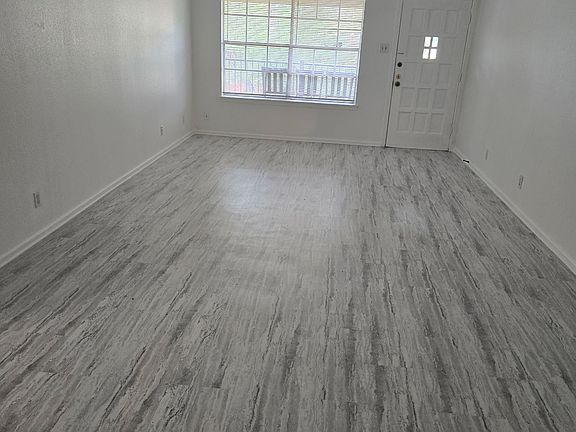 2nd image of 606 Chauncey Dr #3