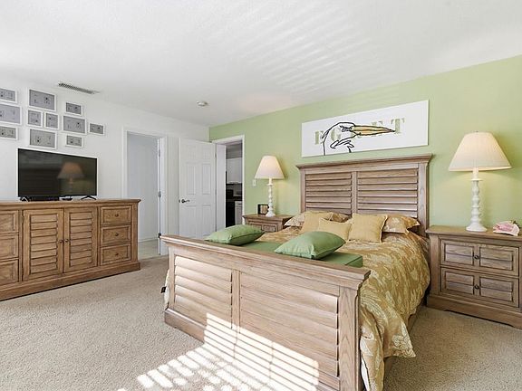 4th image of 5005 COQUINA KEY DRIVE SE #E
