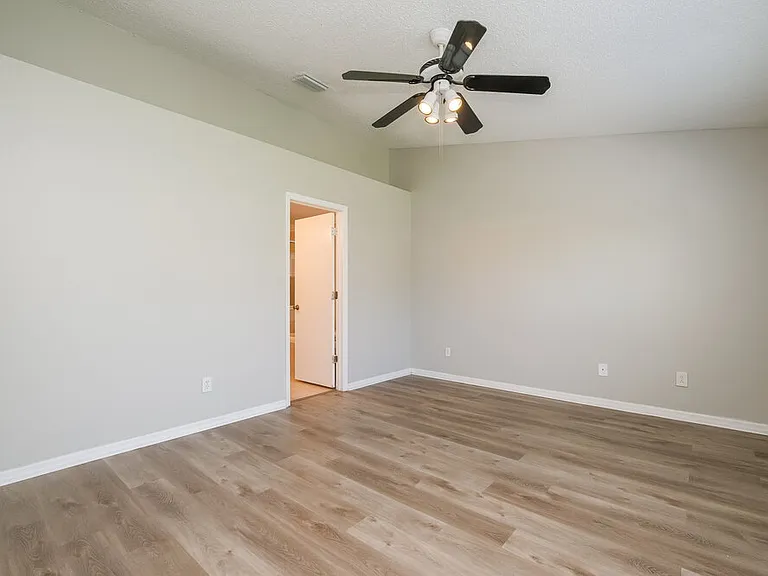 10408 Hallmark Blvd — Photo 8