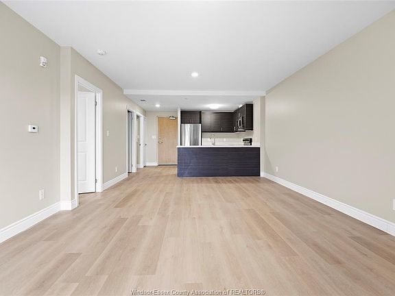 5th image of 1675 Banwell Rd #404