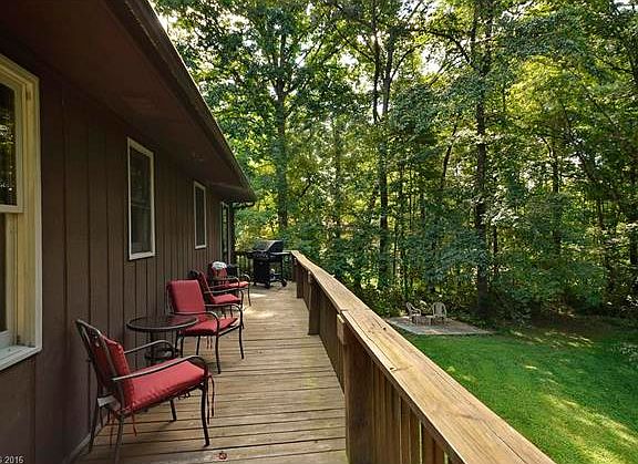 3rd image of 180 Beechwood Lakes Dr