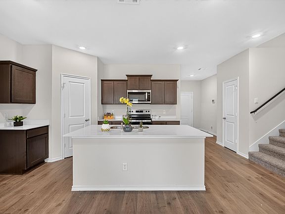 5th image of 211 Marcell Ln