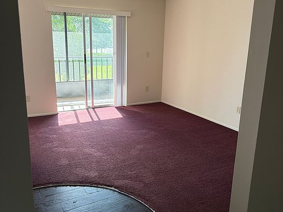 5th image of 403 Banana Cay Dr APT G