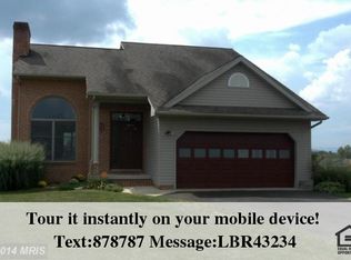 16 Tulip Ct, Falling Waters, WV 25419