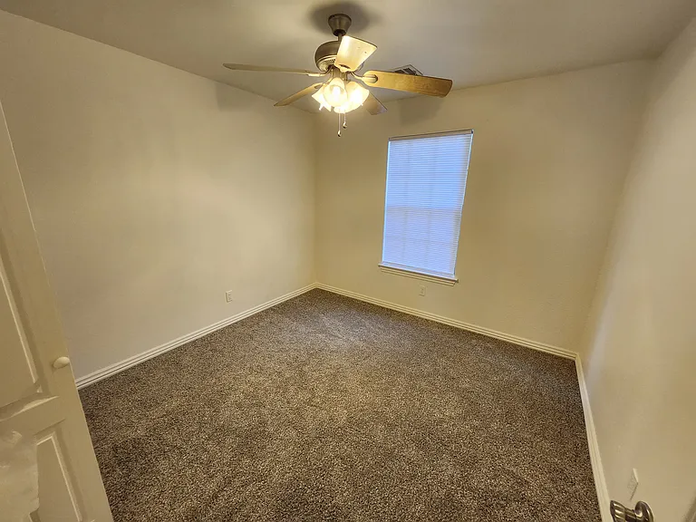 790 W Breeze Cv — Photo 17