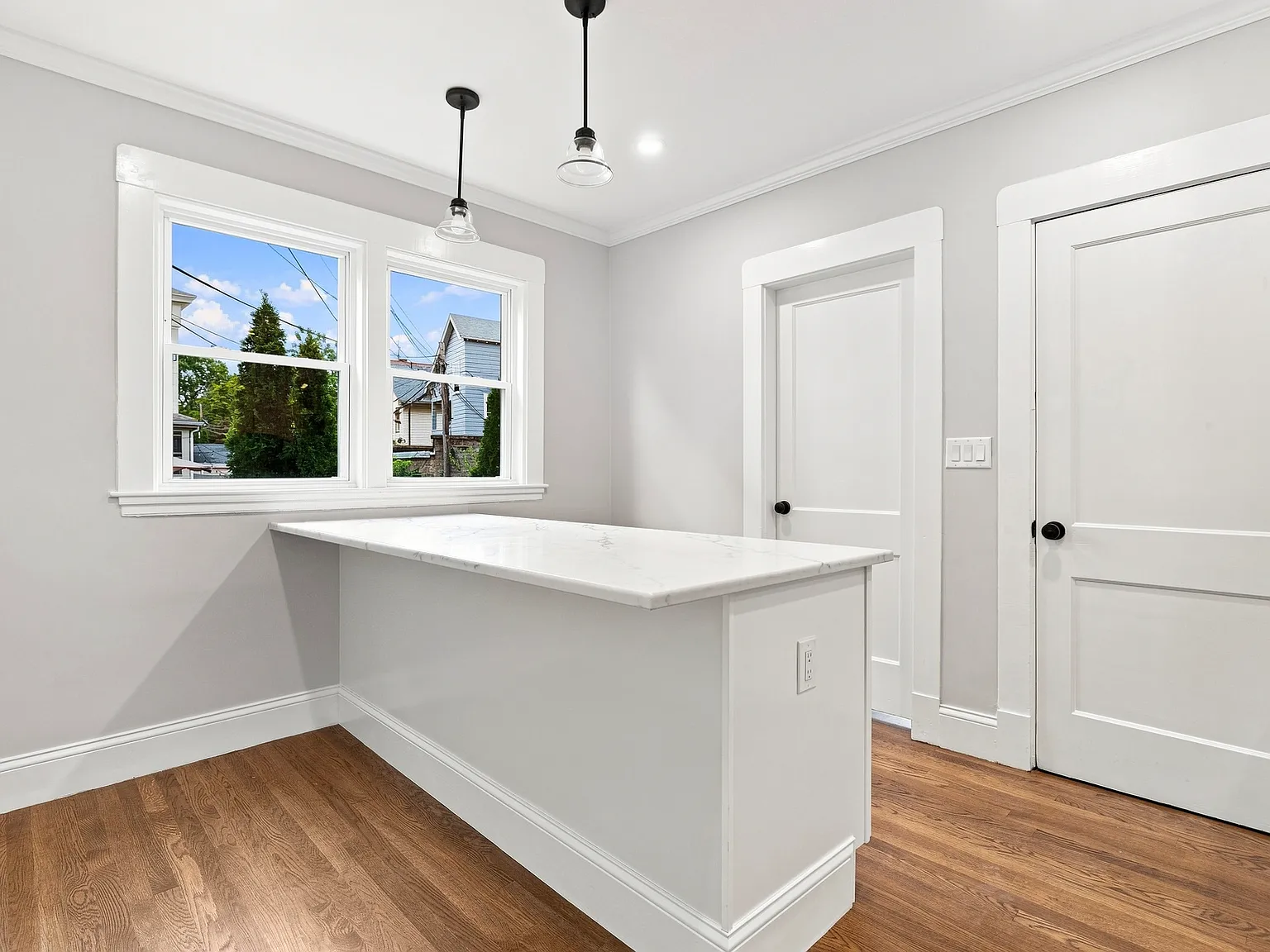 3 bed, 2000 sqft, $4,800 — Photo 4