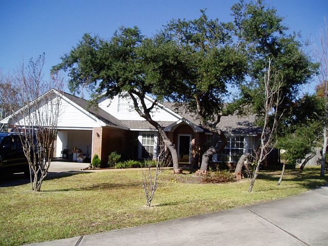 1st image of 130 Long Pointe Dr