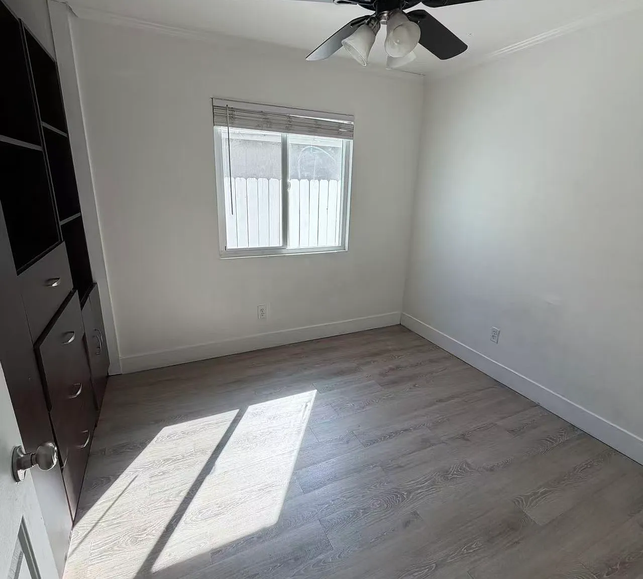 4 bed, 1323 sqft, $3,680 — Photo 3
